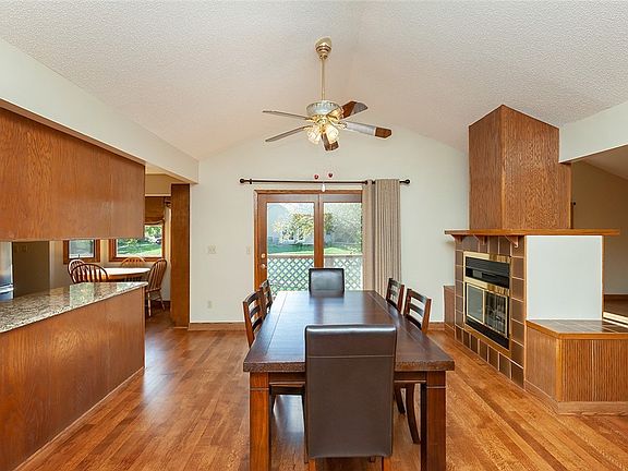 4th image of 5924 Aspen Cir #12