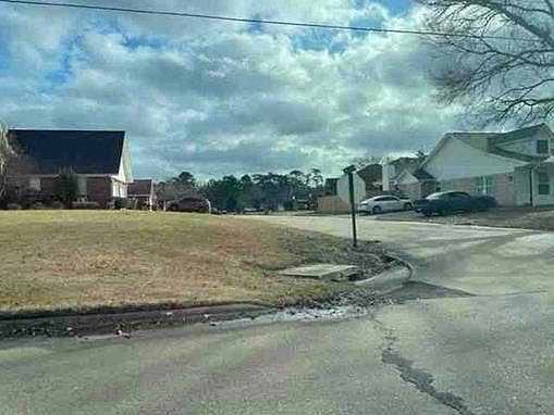 2nd image of 2590 Heather Glen Dr