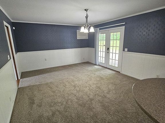 3rd image of 985 Melrose Dr