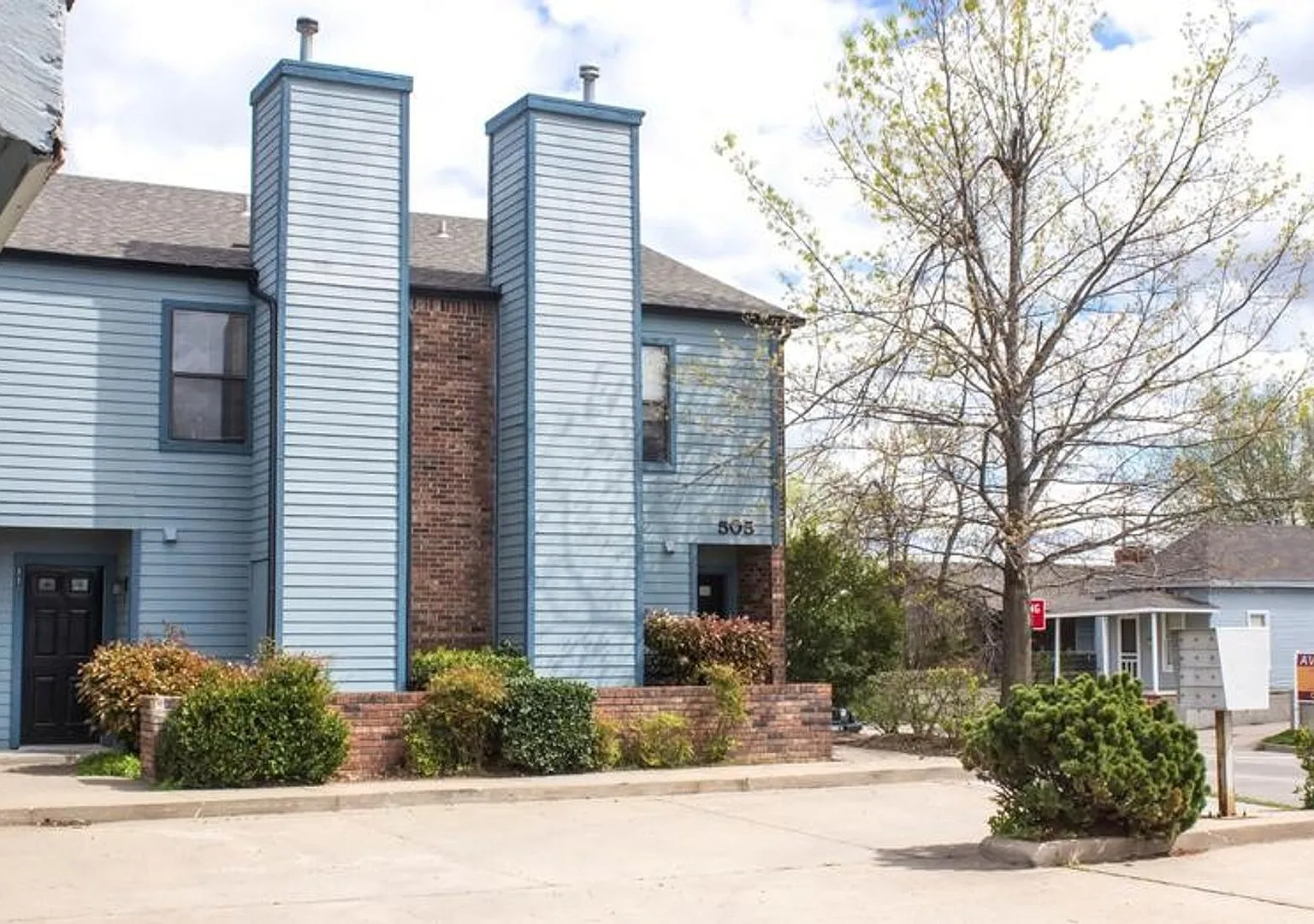 Charming 2 Bed / 1.5 Bath Townhome in Jenks Great Location! — Photo 2