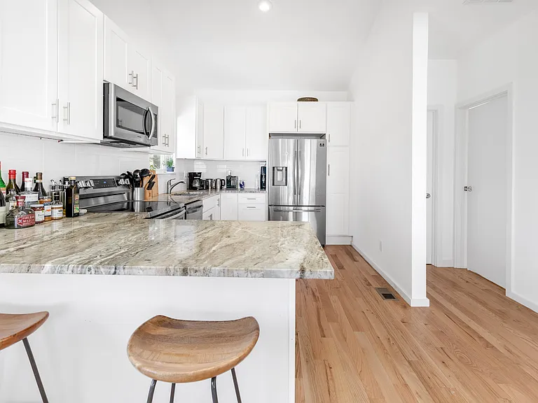 8 Longview Rd — Photo 16