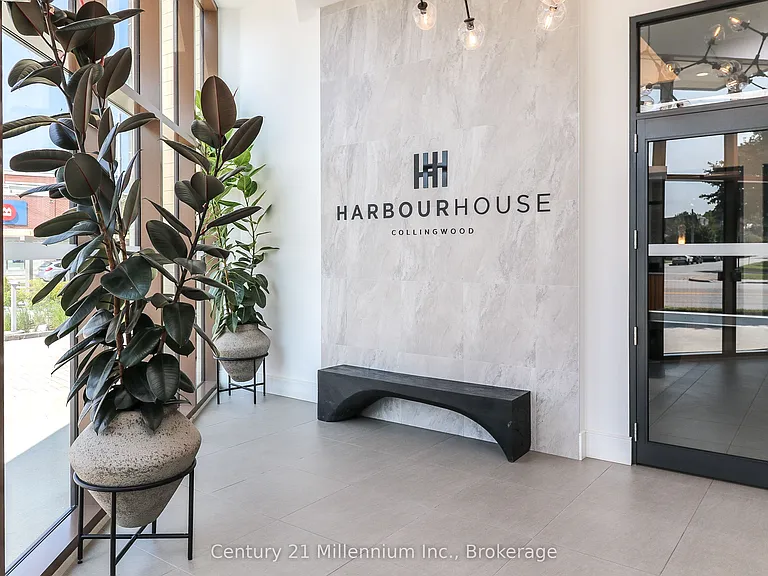 31 Huron St #511 — Photo 2