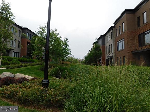 3rd image of 23103 Cottonwillow Sq