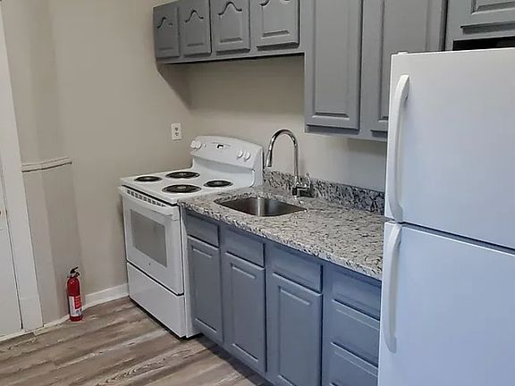 5th image of 613 Greenfield Ave #1F