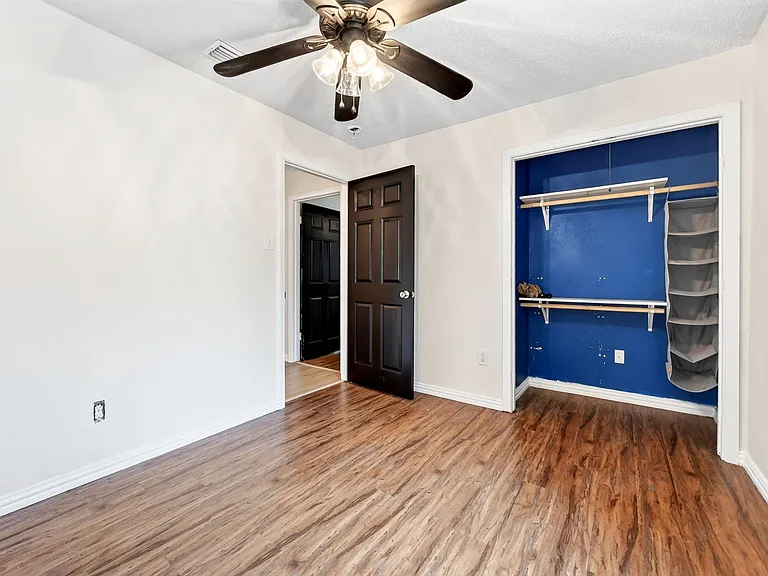 505 Whittle Way — Photo 25