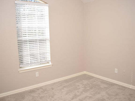 5th image of 4669 Lance Leaf Dr