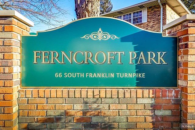 1st image of 19 Ferncroft Park