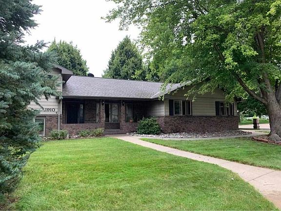 2nd image of 1910 W 35th St