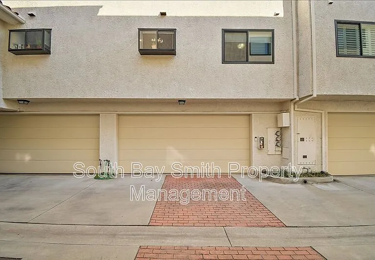 231 N Broadway #2 — Photo 31