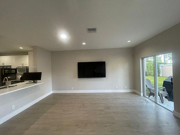 4th image of 13227 NW 7th Dr #0