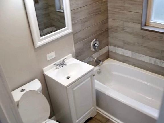 5th image of 6924 S Morgan St #1