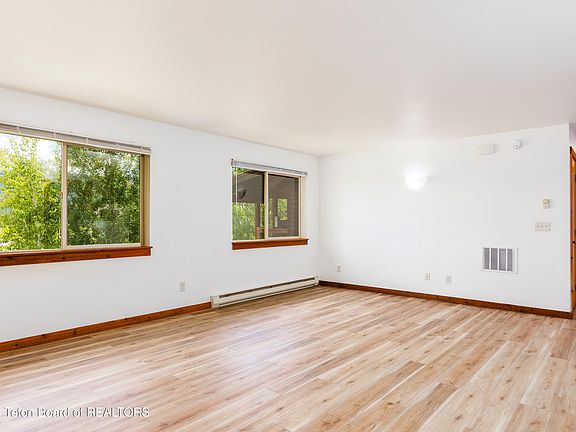 3rd image of 227 Lakewood Rd #2
