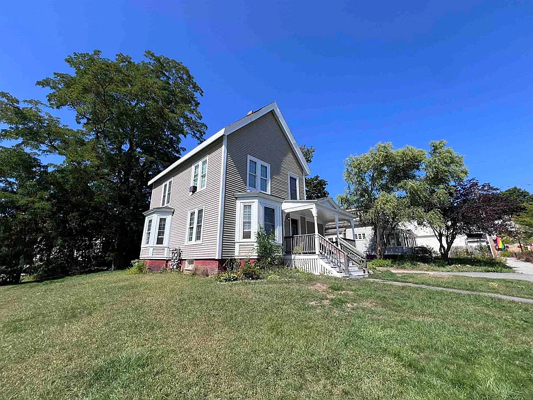 52 Lincoln St #A — Photo 1