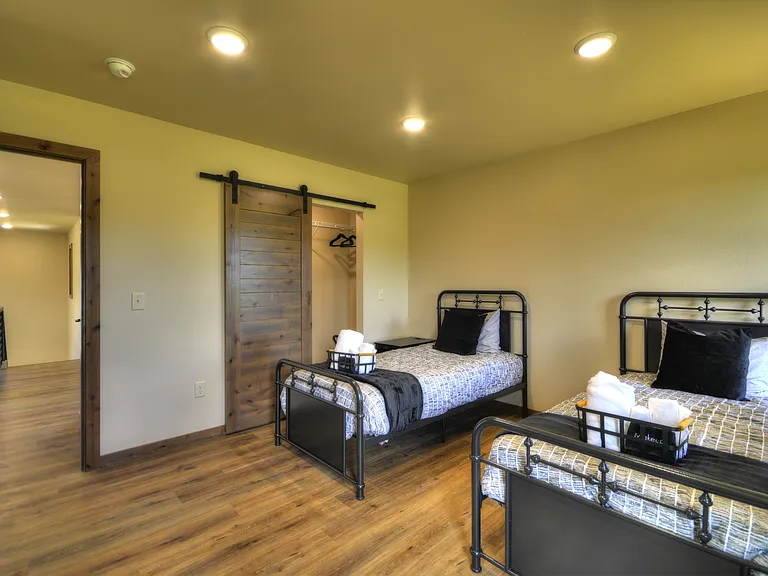 Guest bedroom