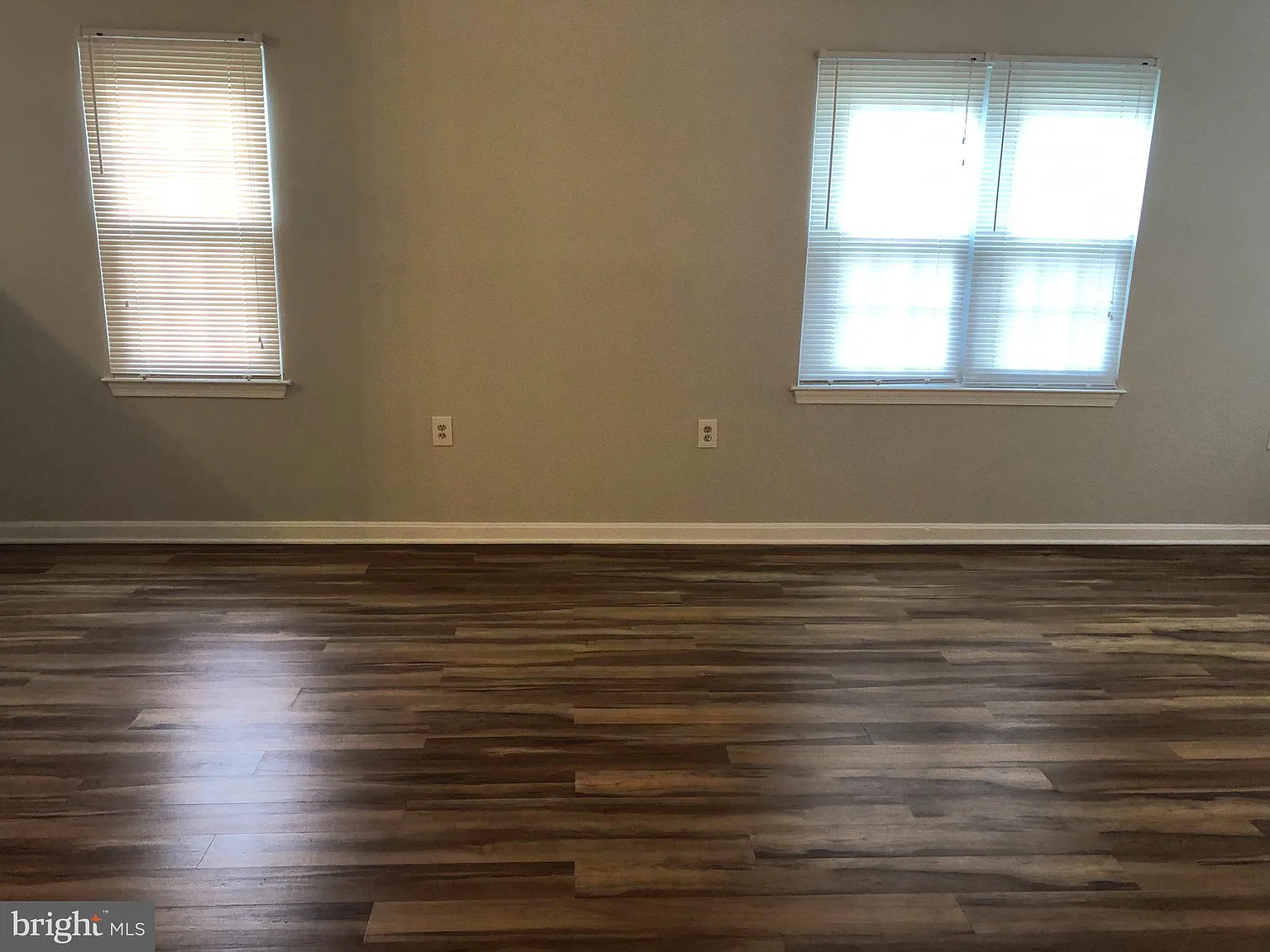 2 bed, 2.5 bath, 1200 sqft, $2,400 — Photo 3