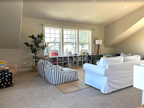 Huge bonus family or playroom