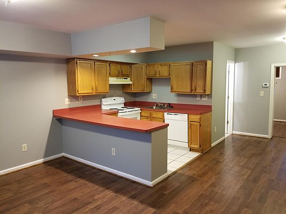 LIVING RM & KITCHEN1