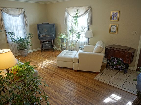 3rd image of 220 Bircher Ave