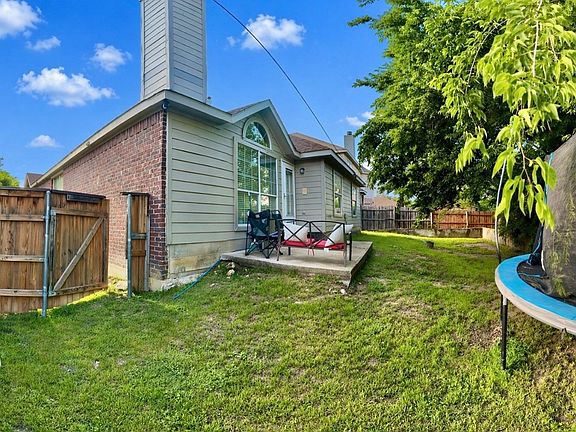 3rd image of 4808 Spoon Drift Dr