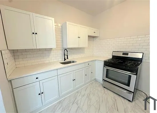 1732 N Aberdeen St — Photo 4