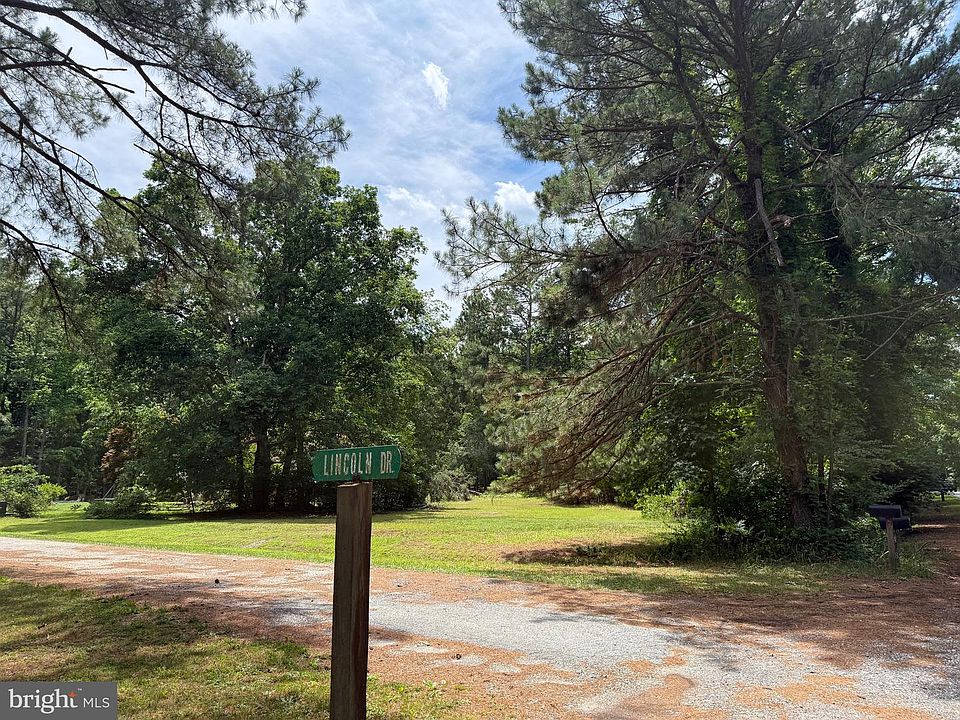 2nd image of 6 Lincoln Dr