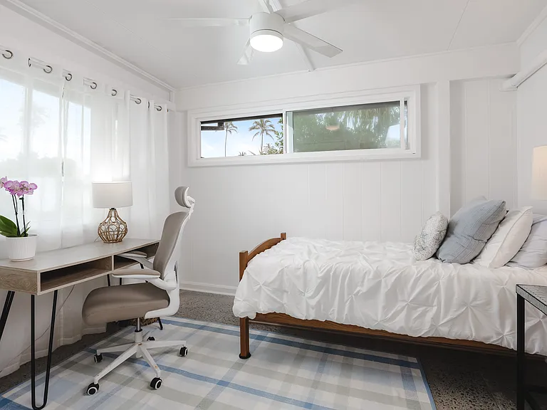 Third bedroom or office space