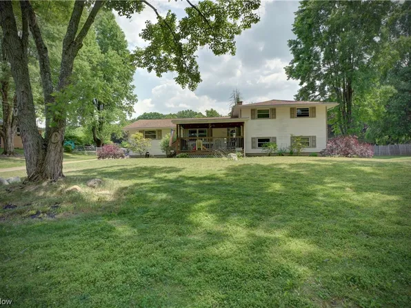 10420 Mapleview St NW, Canal Fulton, OH 44614