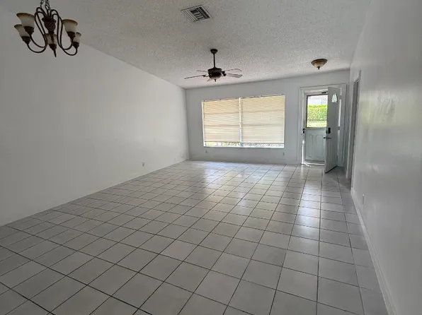 2731 NW 123rd Ave, Pompano Beach, FL 33065