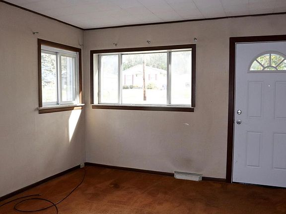 3rd image of 1627 Ira Ave NW