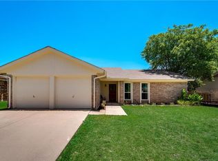 7612 Meadowlark Ln N, Watauga, TX 76148