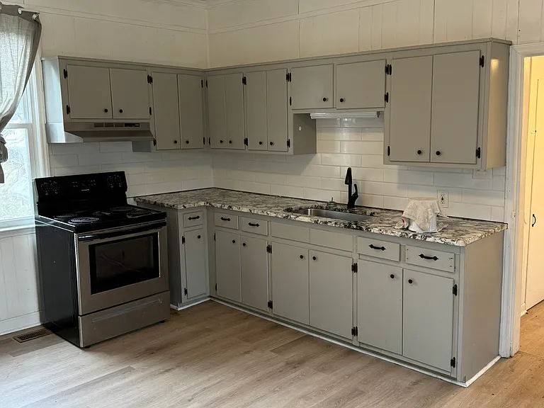 615 W 2nd Ave — Photo 5