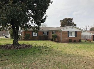 1822 Lake Rd, Thomasville, NC 27360