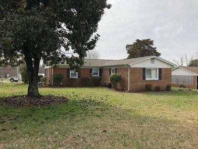 1822 Lake Rd, Thomasville, NC, 27360
