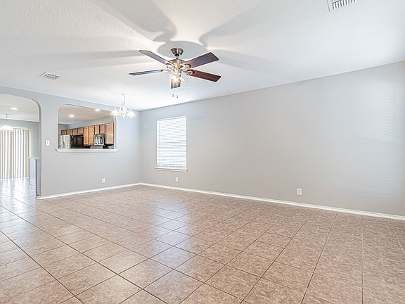 4th image of 326 Diana Dr