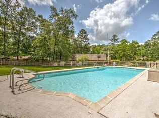 1510 Robinhood Ln, Lufkin, TX 75904