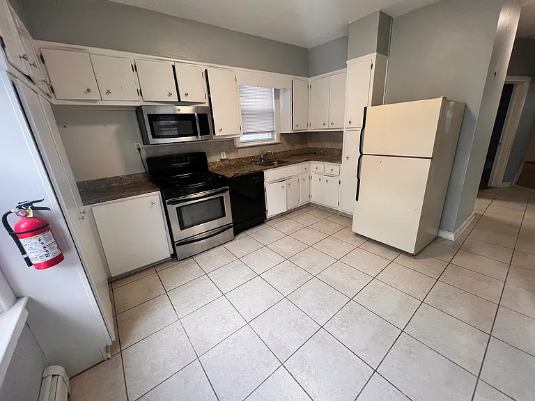 233 Newark Ave #1 — Photo 7