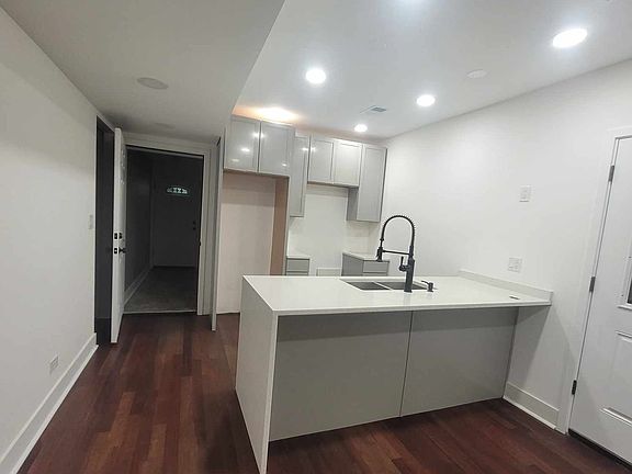2nd image of 4004 Euclid Ave Floor 1