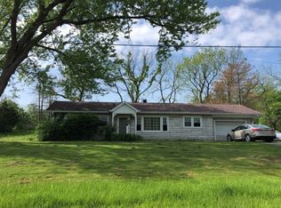 5616 Paradise Dr, Martinsville, IN 46151