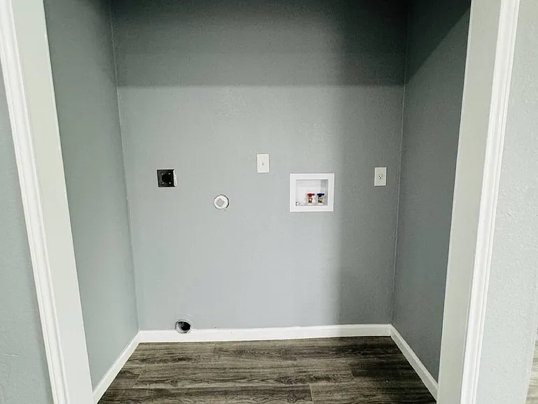 1 W Lutcher Ave #A — Photo 6