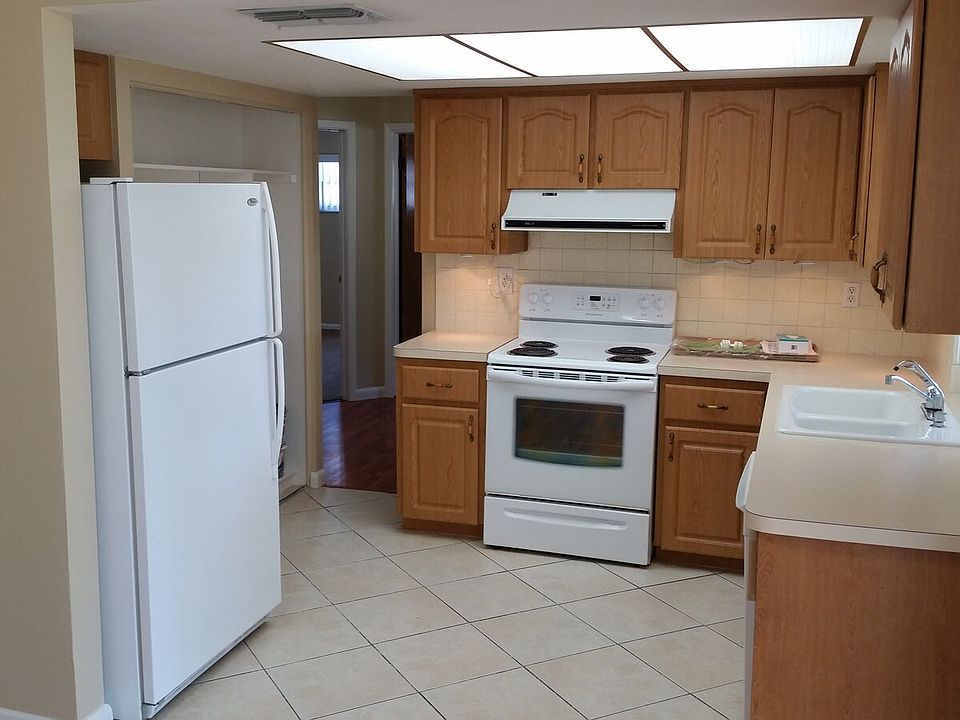 2nd image of 9106 Glen Moor Ln