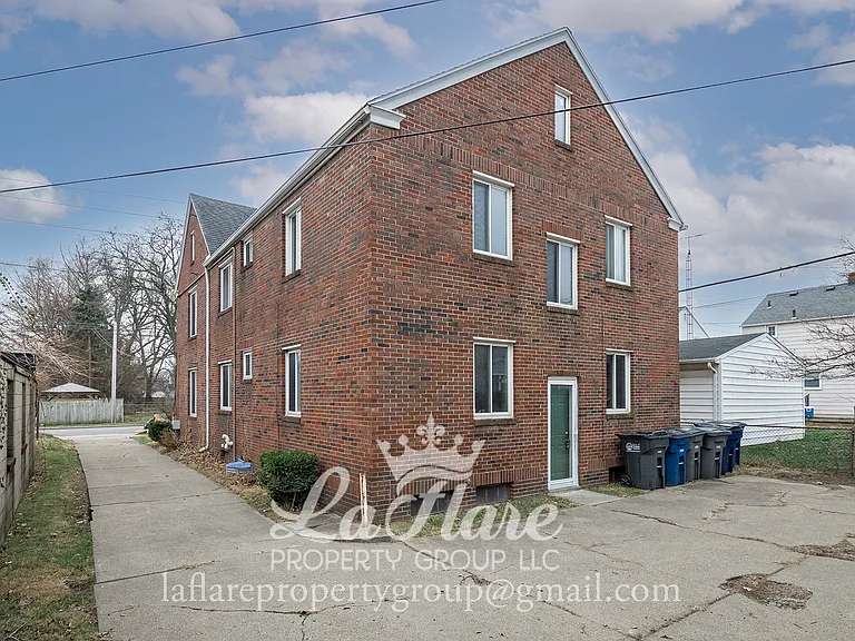 1612 Berdan Ave #2 — Photo 11