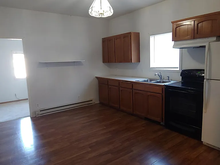 412 N Main St #D — Photo 6