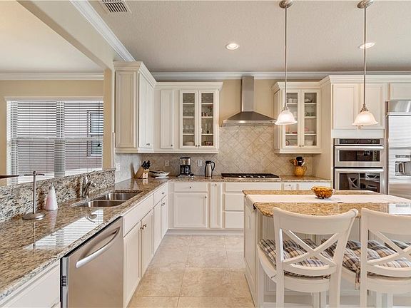 3rd image of 613 Cordoba Dr