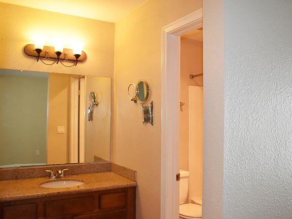 4th image of 432 Edgehill Ln Unit 130