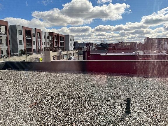 5th image of 7 Charlotte St #1