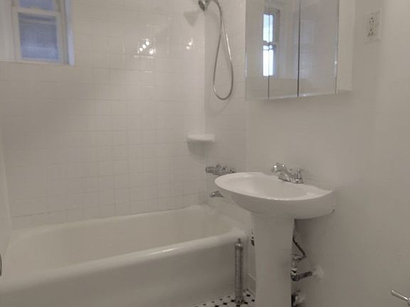 5th image of 3410 84th St APT H32