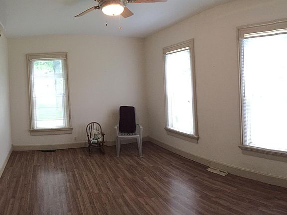 4th image of 26774 Hamilton St