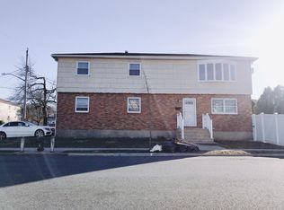 60 Park St #2, Staten Island, NY 10306