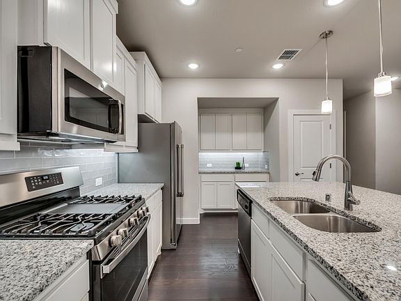 5th image of 1317 Pebblebrook Ln