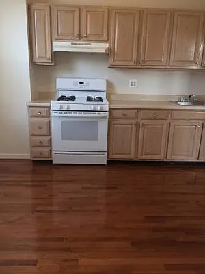 Rented by NYLA Realty | media 11